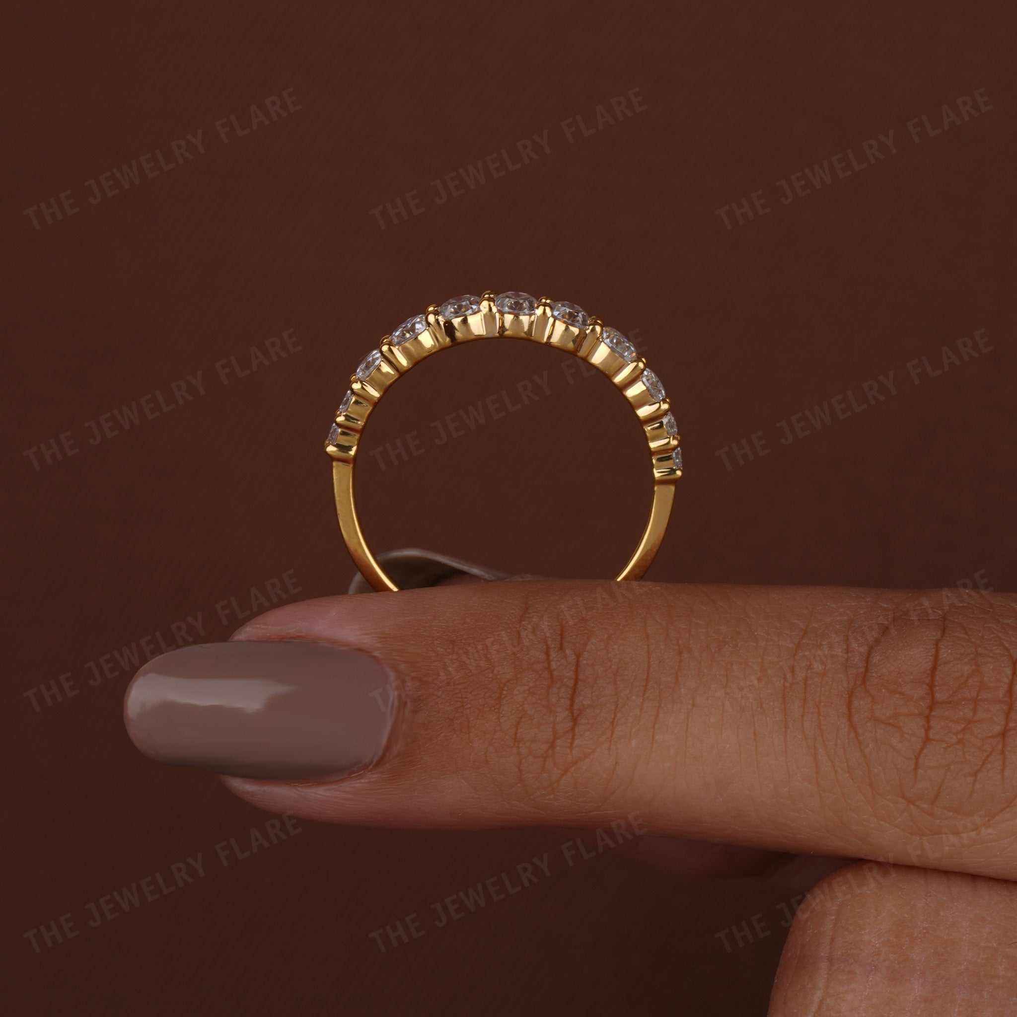 Graduated Oval and Round Ring Eight