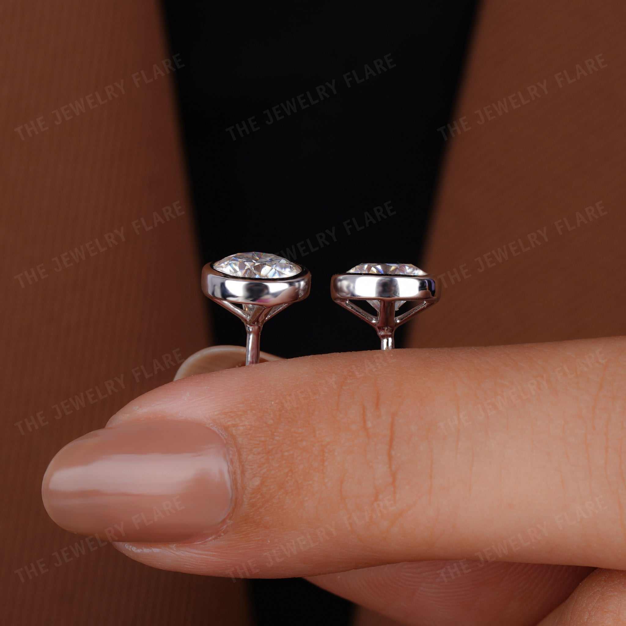 Round Cut Solitaire Stud Earrings
