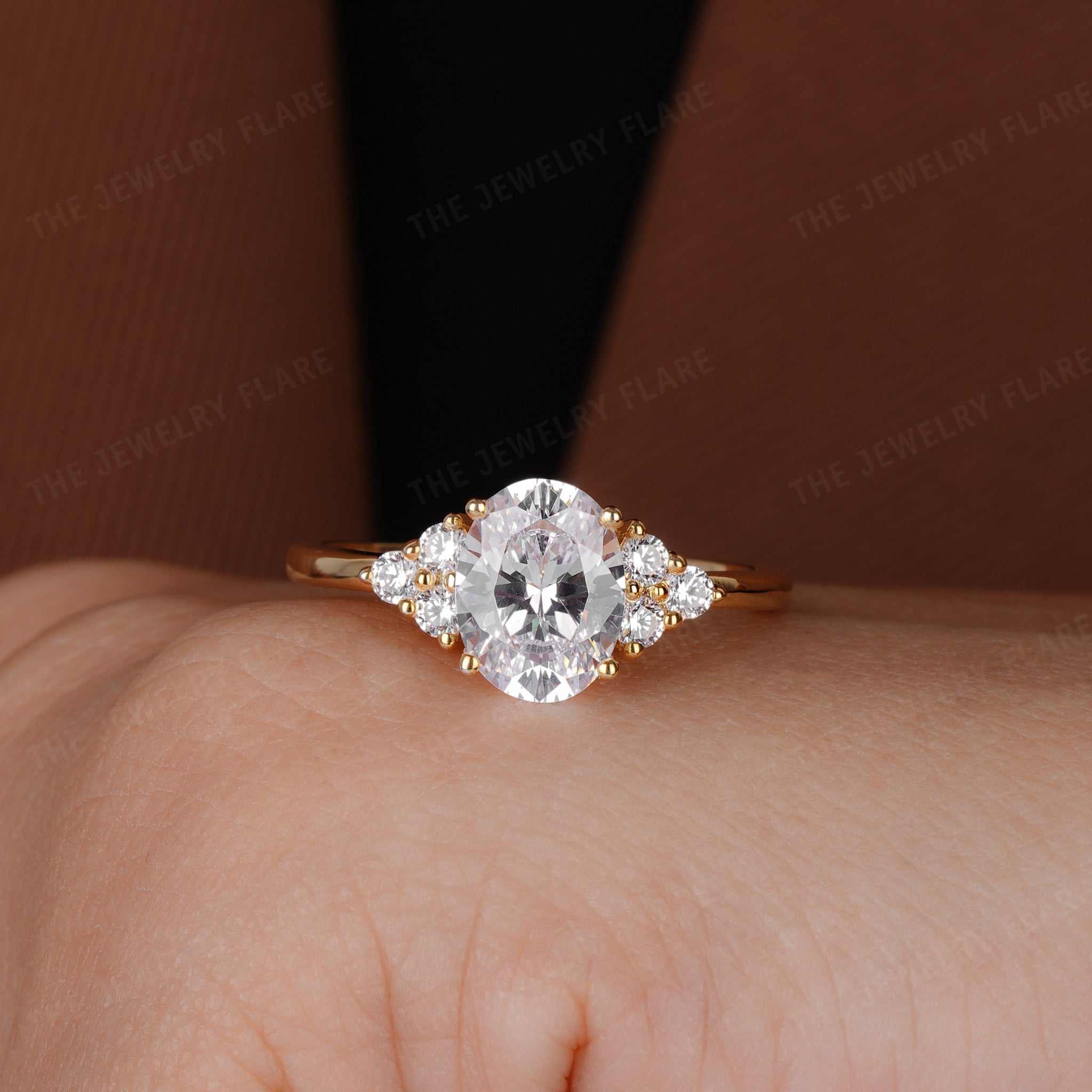 Oval Solitaire Ring With Side Round Diamond Ring
