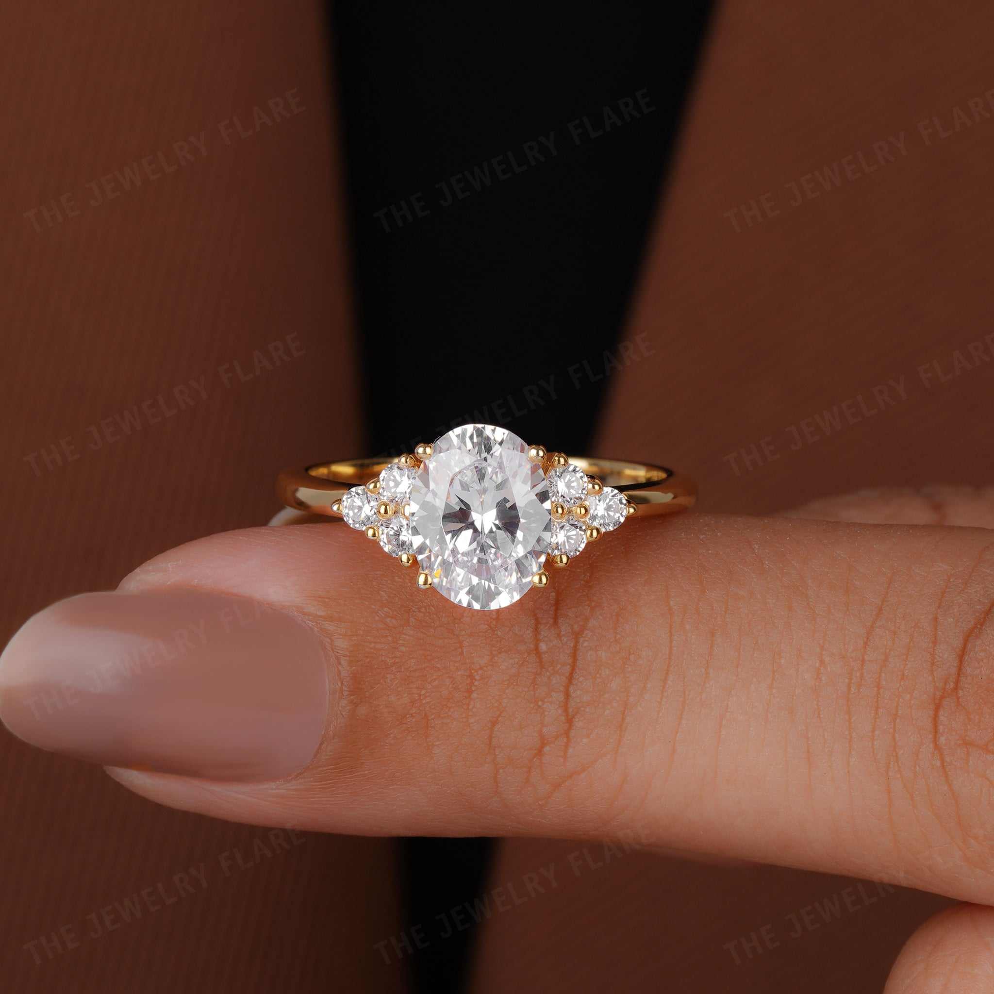Oval Solitaire Ring With Side Round Diamond Ring