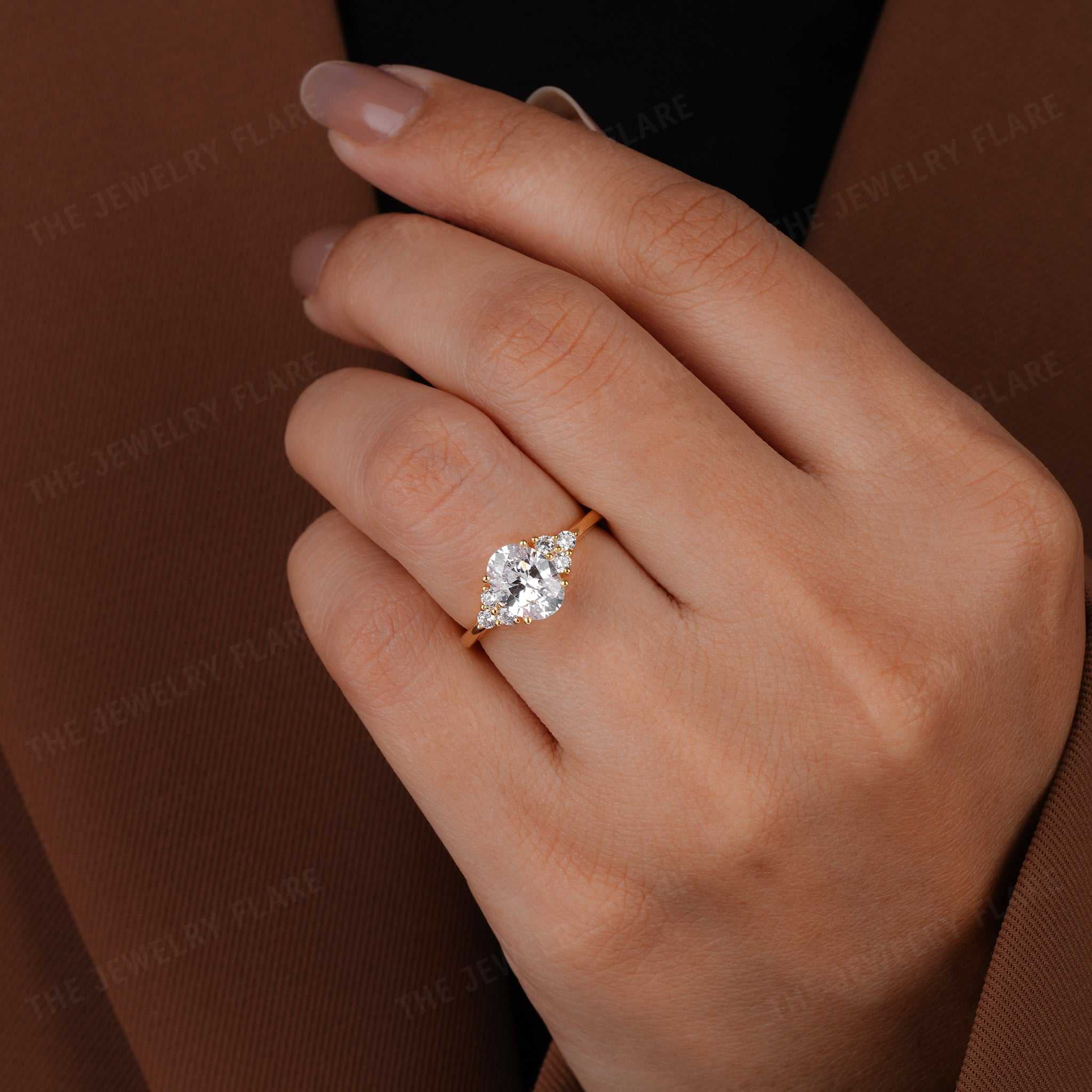 Oval Solitaire Ring With Side Round Diamond Ring